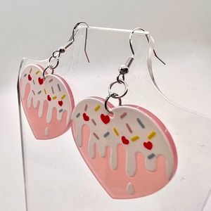 Cupcake Earrings - Heart Earrings - Valentines Earrings - Barbiecore Sundae